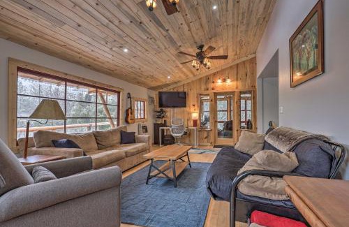 Pinehurst House | Idyllic Creekside Cabin Near Kings Canyon National Park