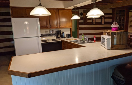 Gettysburg Cottage | Top-Rated Creekside Cabin with Ocean View & Family Amenities