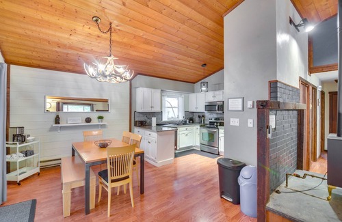 Downieville-Lawson-Dumont Cabin | Creekside Cabin: Family-Friendly Retreat with Spa & Hot Tub