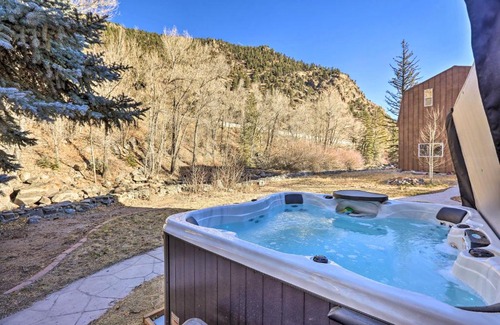 Downieville-Lawson-Dumont House | Creekside Cabin: Pet-Friendly Retreat Near Slopes & Spa