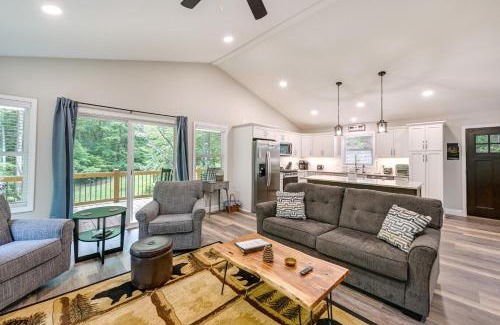 Franklin House | Top-Rated Creekside Cabin Near Downtown Franklin