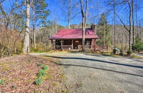 Foxfire Estates House | Tranquil Creekside Cabin: 4-Star Retreat in Blue Ridge