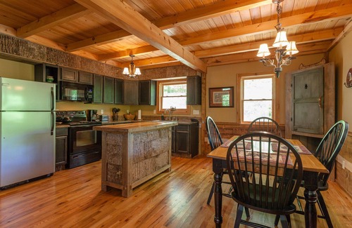 Hot Springs Cabin | Serene Creekside Cabin with Hot Tub & Family-Friendly Amenities