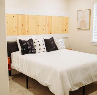 McCammon House | Scenic Creekside Cabin Ponderosa - Family-Friendly Retreat