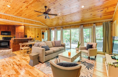 Walnut Mountain Cabin | Creekside Cabin Rental ~ 8 Mi to Downtown Ellijay!