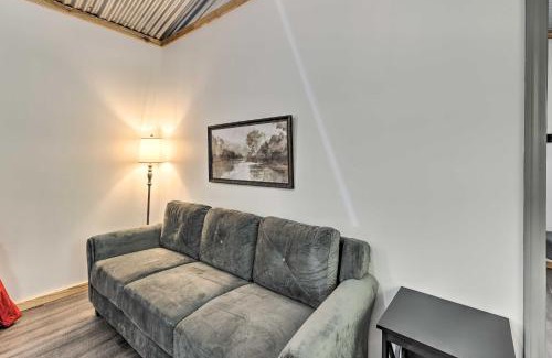 East Tallassee House | Pet-Friendly Creekside Cabin Retreat with Fire Pit Access