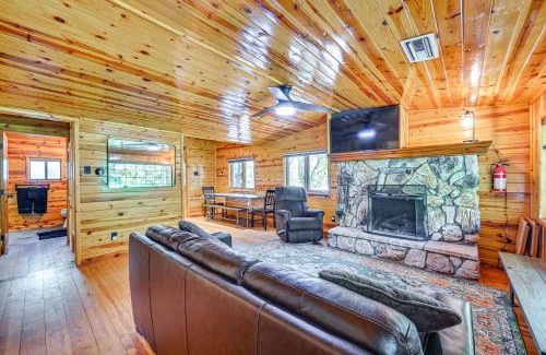 Christopher Creek House | Inviting Creekside Payson Cabin with Private Deck Retreat