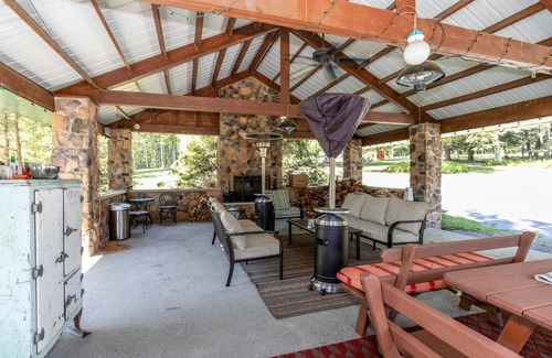 Clearfield Cabin | Experience Nature at Creekside Cabin @ The Bear's Den