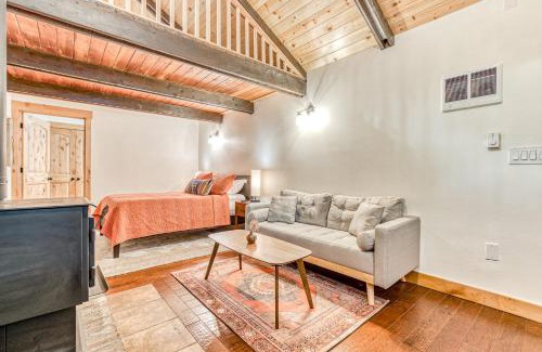 Mount Hood Village House | Serene Creekside Cabin: Family & Pet Friendly Retreat
