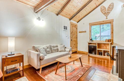 Mount Hood Village House | Serene Creekside Cabin: Family & Pet Friendly Retreat