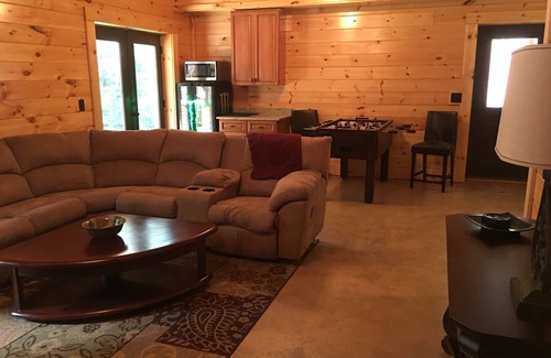 Burks Fork Cabin | Pet-Friendly Creekside Cabin in Scenic Willis, VA
