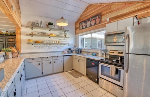 Wimberley House | Pet-Friendly Creekside Cabins - The Hunter's Lodge Awaits