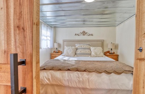 Wimberley House | Pet-Friendly Creekside Cabins - The Hunter's Lodge Awaits