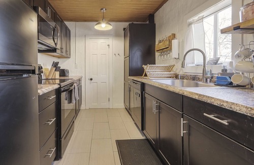 Wimberley Cottage | Creekside Cottage | Perfect Cabin with Spa & Creek Access