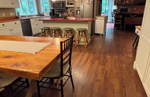 Drumore House | Experience Creekside Cottage: A Relaxing Getaway Awaits!