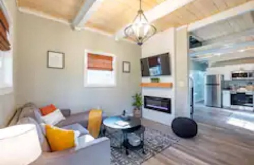 Vista Acres Cottage | Guest Rated 10/10: Creekside Cottage with Family Amenities