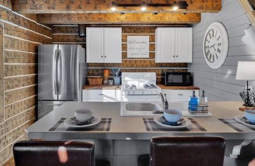 Canon City Cabin | Creekside Log Cabin