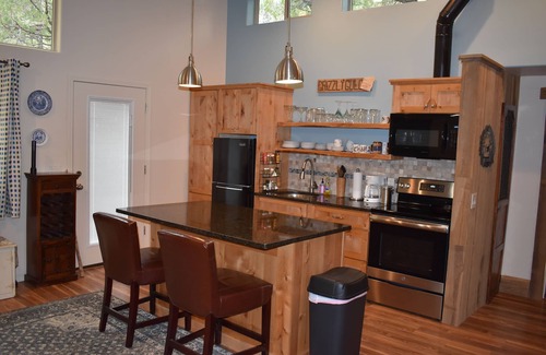 Sonoita Cabin | Idyllic Cabin Retreat in Madera Canyon for Nature Lovers