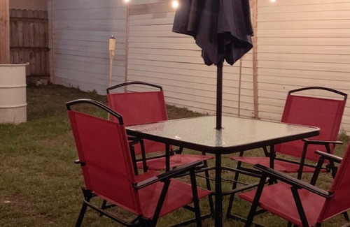 Boerne House | Perfect Creekside Retreat in Downtown Boerne for Couples