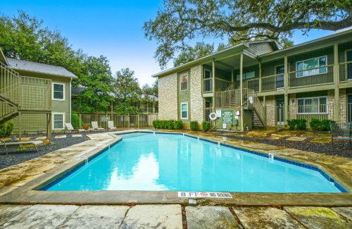 Greater South River City Apartment | Tranquil Creekside Terrace Condominiums with Pool Access