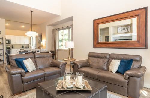 Redmond House | Top-Rated Creekside Townhome with Pool & Child-Friendly Fun