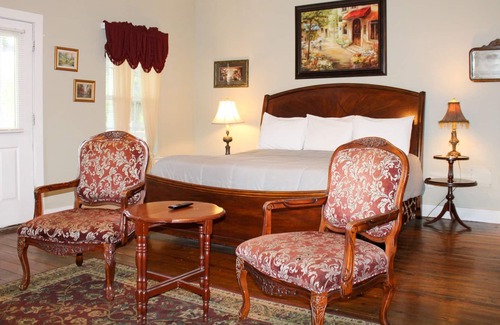 Salado Apartment | Creekside Willingham Suite