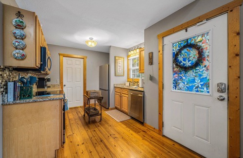 Ellijay Cabin | Creeksong: Top-Rated Cabin with Pool and Gym in Ellijay