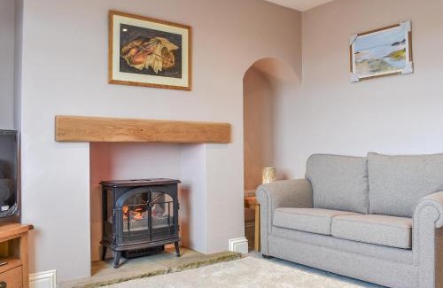 Skinningrove House | Guest Rated 9.6: Family-Friendly Cremona Cottage Retreat