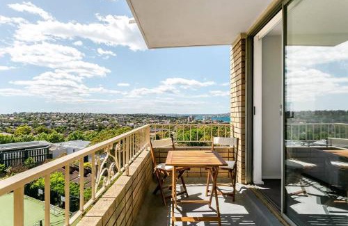 Cremorne Apartment | Renovated 1 Bedroom Unit in Charming Cremorne