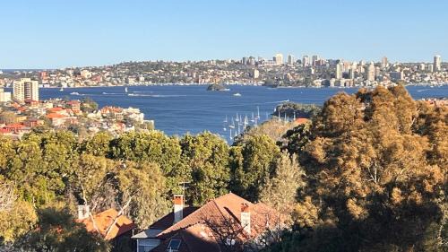 Cremorne Apartment | Renovated 1 Bedroom Unit in Charming Cremorne