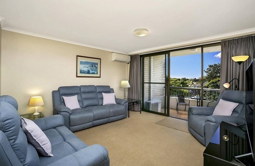 Cremorne Apartment | Inviting Cremorne Apartment with Ocean View & Pool