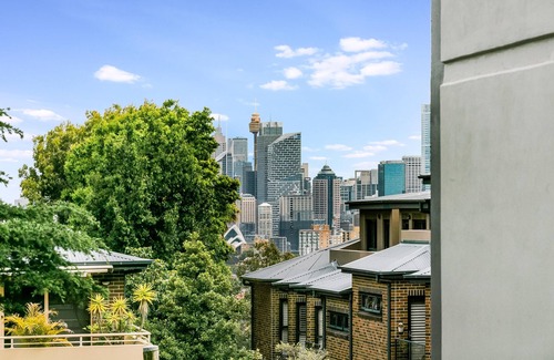 Cremorne Apartment | Top-Rated 2 Bedroom Harrison Street Retreat in Cremorne