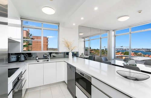 Cremorne Apartment | HARIS - Modern Two Bedroom Apartment with Oceanfront Views
