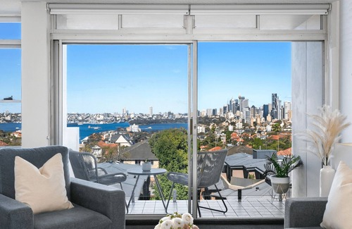 Cremorne Apartment | HARIS - Modern Two Bedroom Apartment with Oceanfront Views