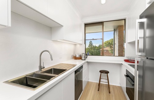 Cremorne Apartment | SPF13 - Bright Apartment with Oceanfront Views & Pool