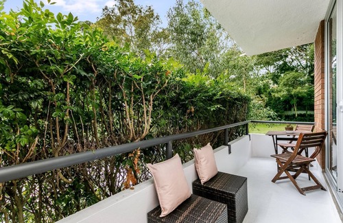 Cremorne Apartment | Budget-Friendly Stay at Young Street, Cremorne with Breakfast