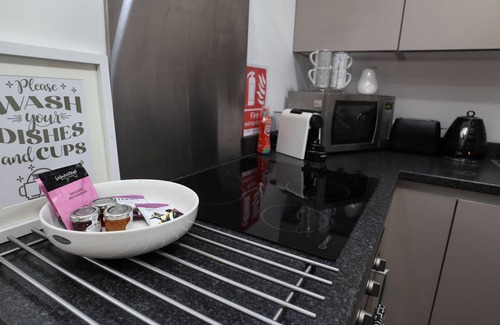 Eastbourne City Centre Apartment | Cosy Crescent Apartment with Breakfast and Accessibility