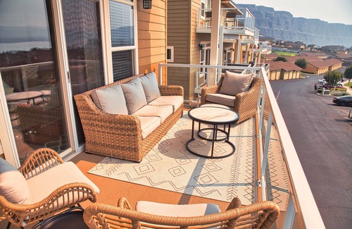 Quincy House | Explore Crescent Bar: Scenic Sunserra Escape & Ocean View