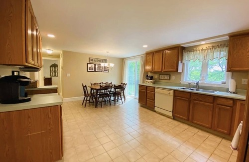 Conway House | Family-Friendly Crescent Cape with Ocean Views & Pet Access