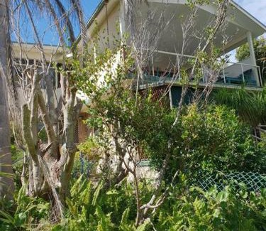 Crescent Head Apartment | Romantic Ocean View Escape at Crescent Head - Killick Glen