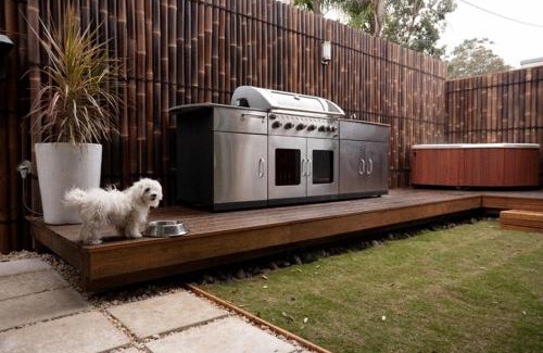 Crescent Head House | Relaxing Crescent Head Spa Villa with Hot Tub & Pet-Friendly