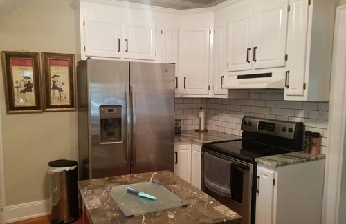 Hopewell House | Cozy Crescent Hills Entire House with Spa and Breakfast