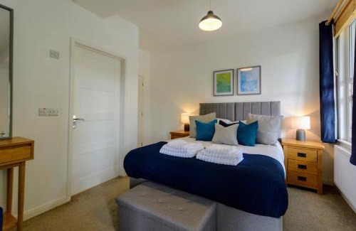 Wellington Apartment | Experience Comfort at Crescent House Apartments, 4-Star Stay