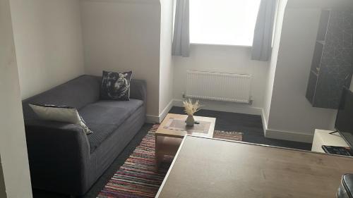 Chadwell Apartment | Cozy Crescent Loft Apartment - Ideal for Families