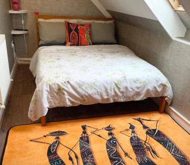 Chadwell Apartment | Cozy Crescent Loft Apartment - Ideal for Families