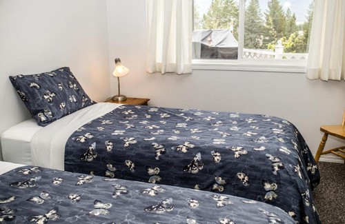 East Kootenay Hotel | Pet Friendly Crescent Motel with Hot Tub & Great Reviews