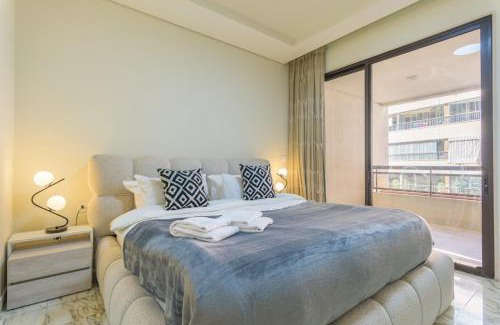 Hamra Apartment | Family-Friendly Crest 3-Bedroom Apt with Hot Tub Access