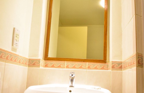 Selebi-Phikwe Hotel | Relax at Cresta Bosele with Pool & Family-Friendly Amenities