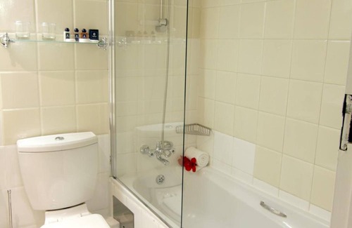 Selebi-Phikwe Hotel | Relax at Cresta Bosele with Pool & Family-Friendly Amenities