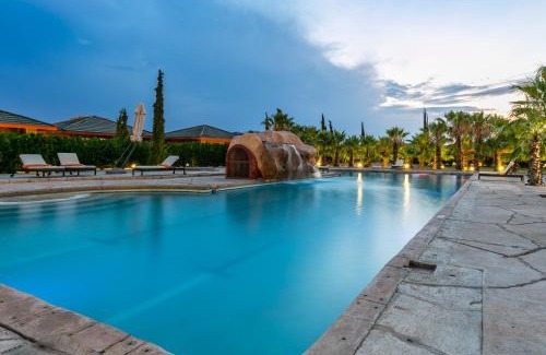 Jwaneng Hotel | Inviting Stay at Cresta Jwaneng with Pool and Breakfast